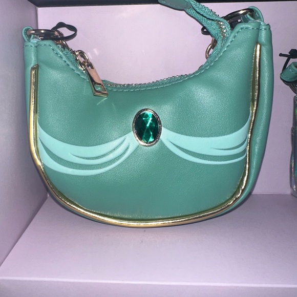 Disney Princess 5 Piece Gift Set - 4 Mini Handbags & 1 Interchangeable Strap - Picture 3 of 6